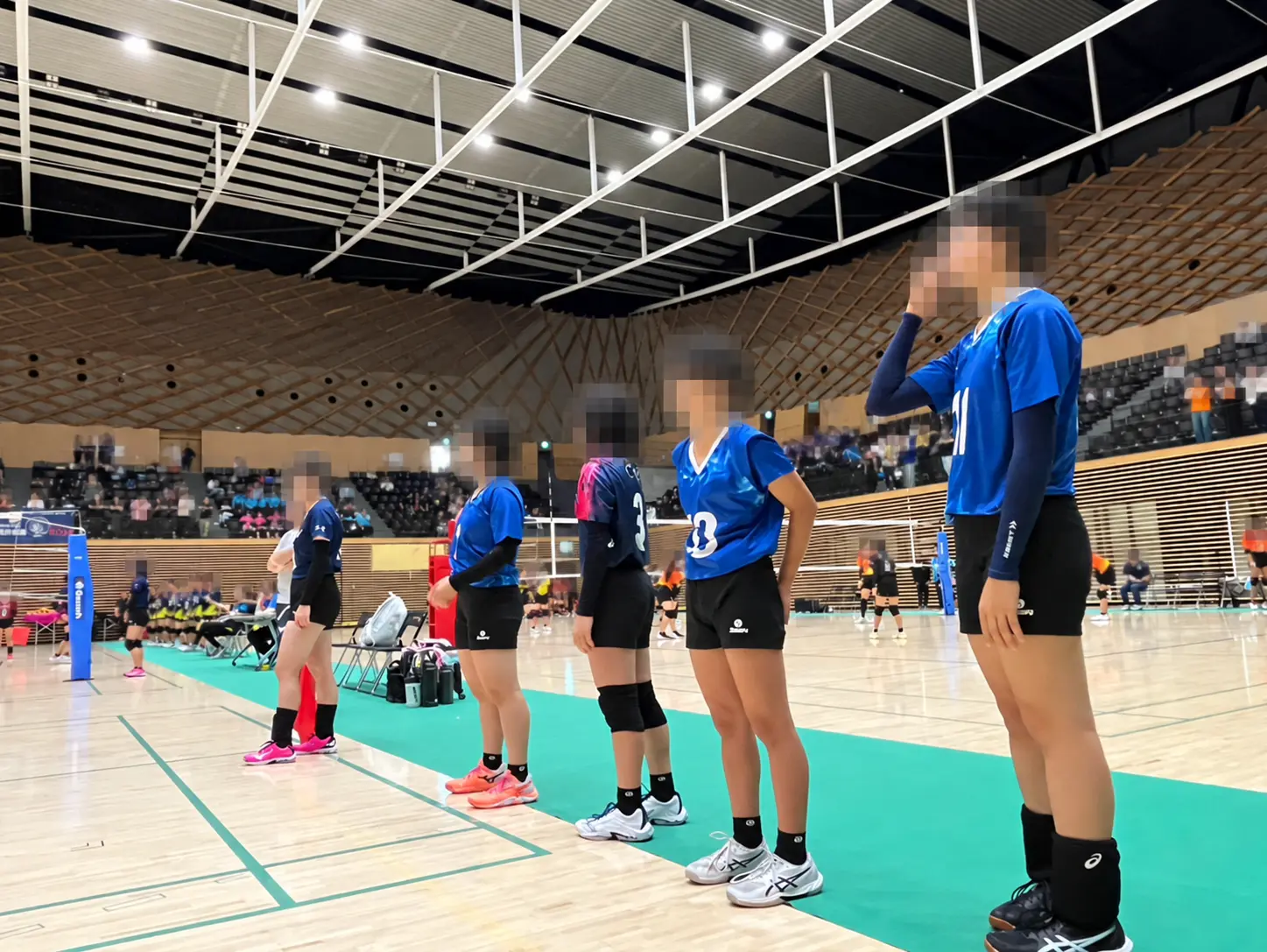 大会会場で試合に向き合うKyoto CREAの選手たち